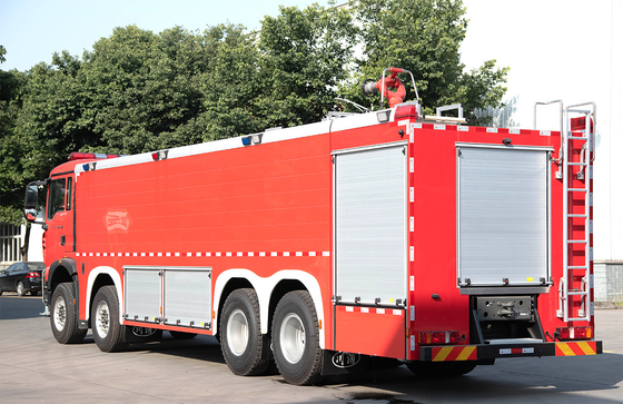 Sinotruk HOWO 25T mousse d'eau de lutte contre les incendies de bonne qualité camion véhicule spécialisé Chine usine
